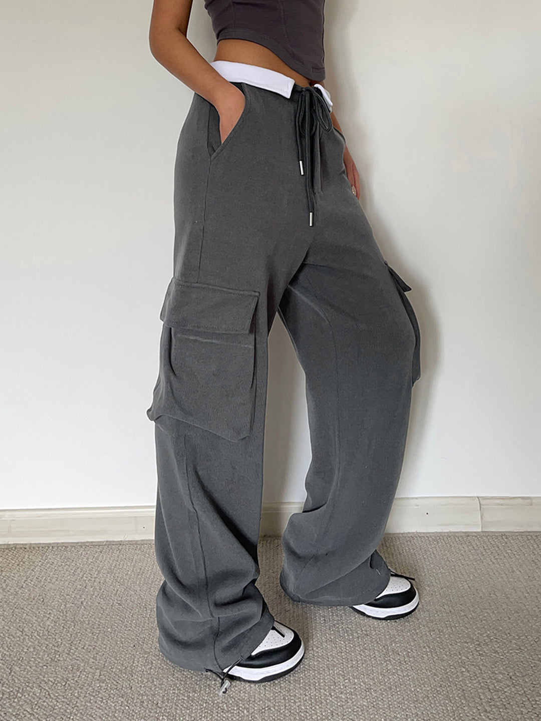 Contrast Waistband Cargo Sweatpants