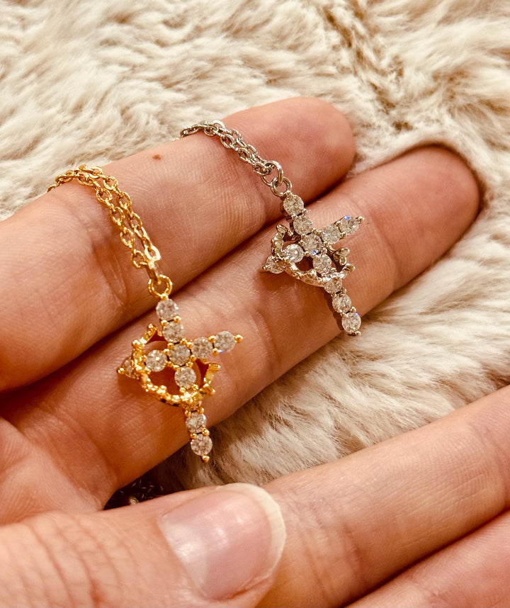 Cross Crown Halsband